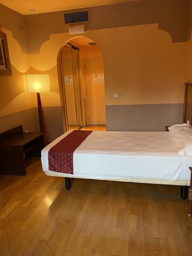 Hotel Fuente Las Piedras Cabra Dış mekan fotoğraf