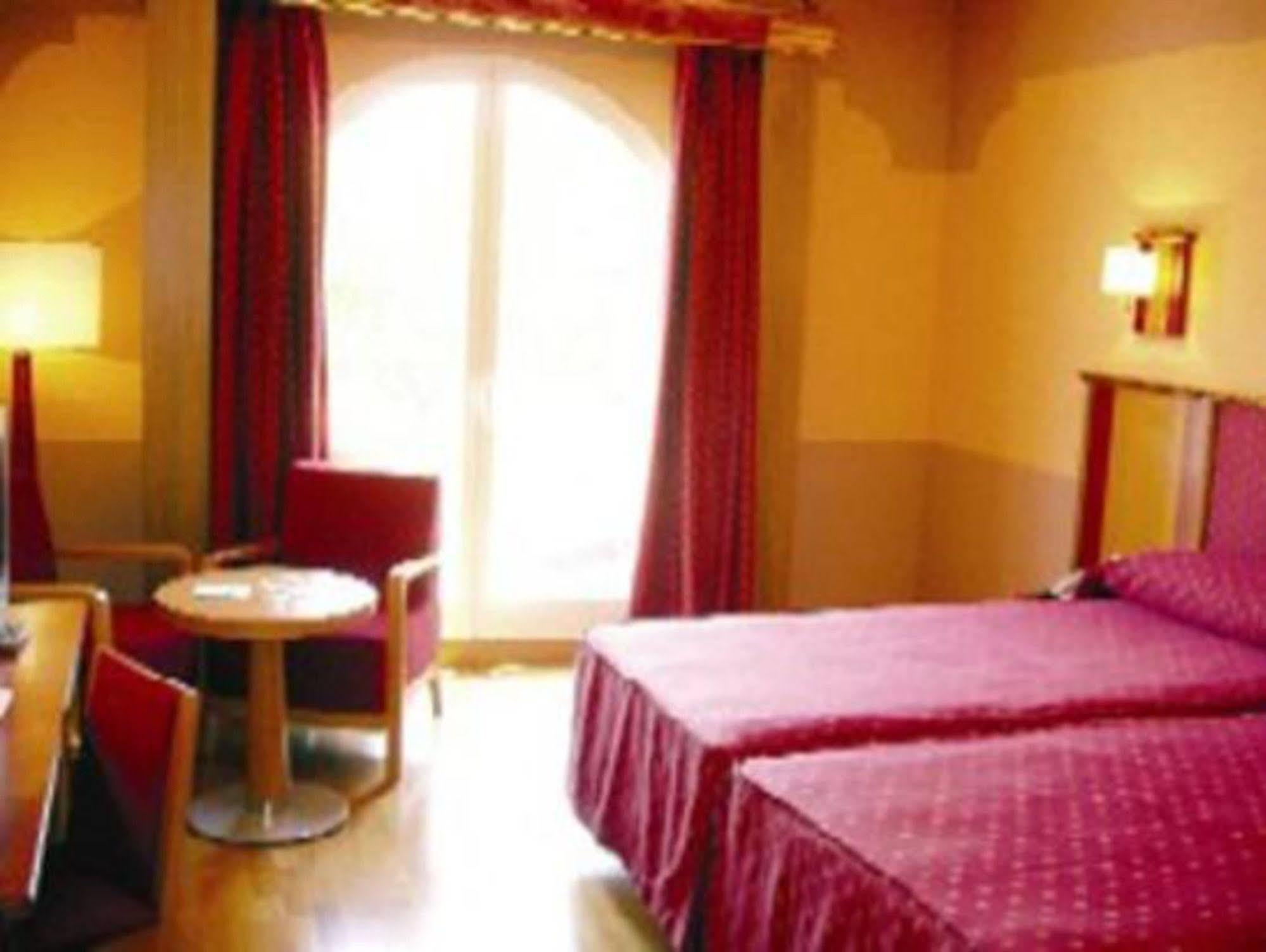 Hotel Fuente Las Piedras Cabra Dış mekan fotoğraf