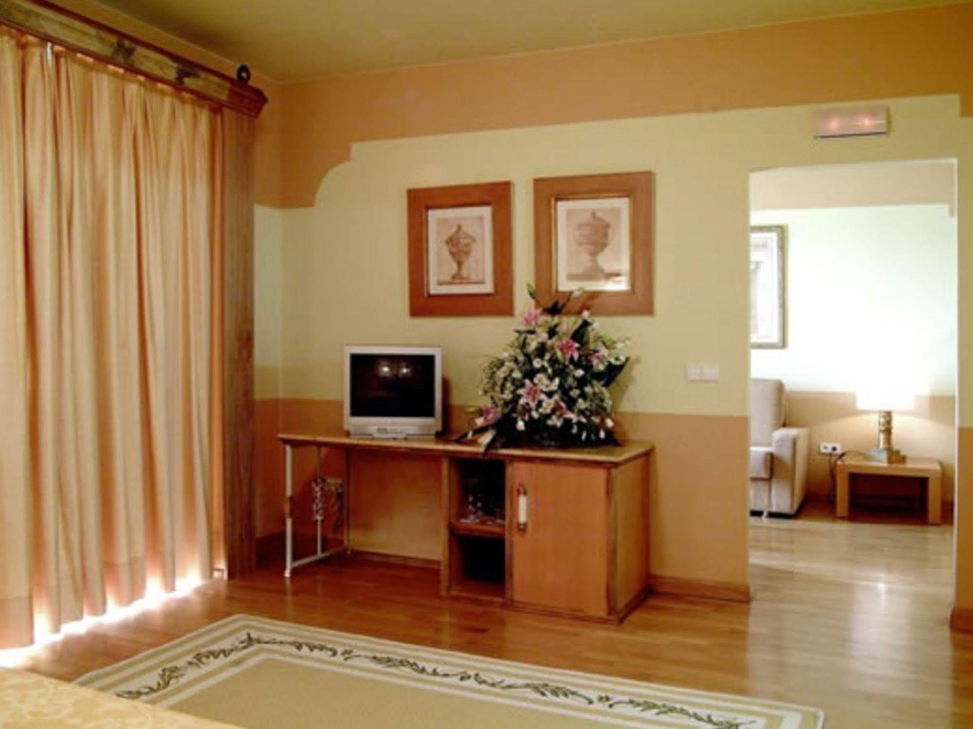 Hotel Fuente Las Piedras Cabra Dış mekan fotoğraf